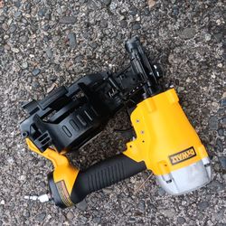DeWalt DW46RN 15deg 1.75in Coil Roffing Nailer. Almost new condition. Many other tools for sale. Four pick up fremont sea. No ball offers please. No t