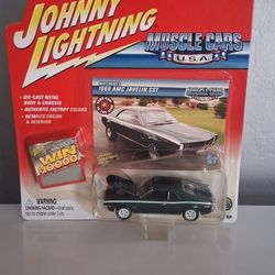 Johnny Lightning White Chase AMC Javelin Sst