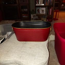 Metal middleton basket