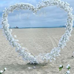 $400 Heart Stand With Isle Roll See Pictures  