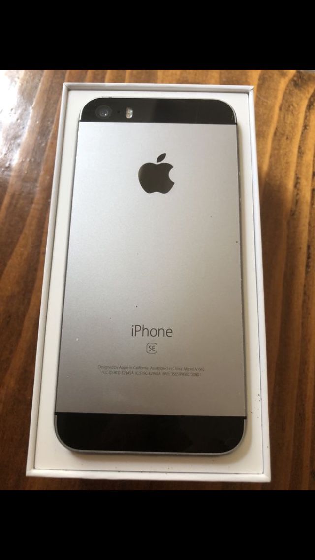 iPhone SE 128gig UNLOCKED with AppleCare NEW