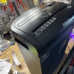 Paper Shrreder Fellowes