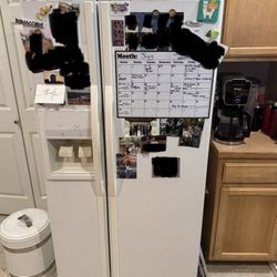 Like New - Refrigerator 