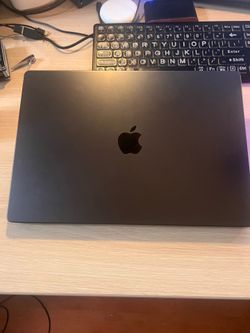 Apple MacBook Pro 2024 | M4 chip | 16 inch display| 48 GB RAM | 512 Gb storage | MagSafe charger