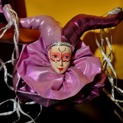 Vinyage Porcelain Venetian Harlequin Decor