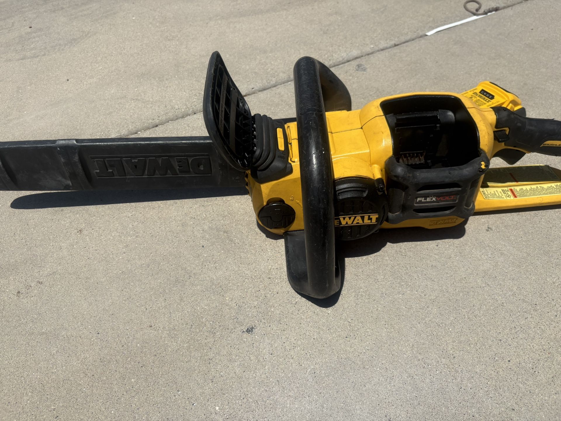 DEWALT FLEXVOLT 60V MAX Chainsaw