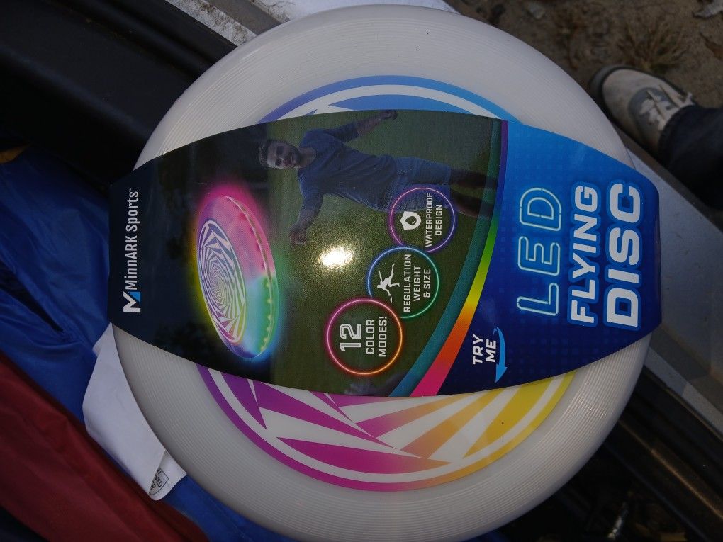 LED Flying DISC. (NEW)