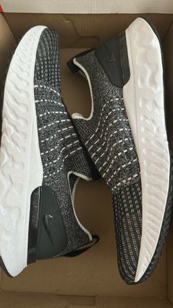 Women’s Nike sneakers