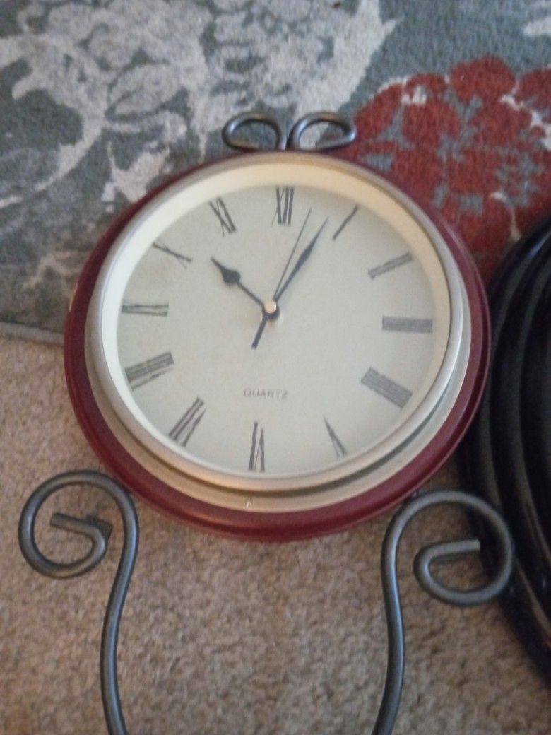 Free Clocks Not Working for Sale in Dallas, TX OfferUp