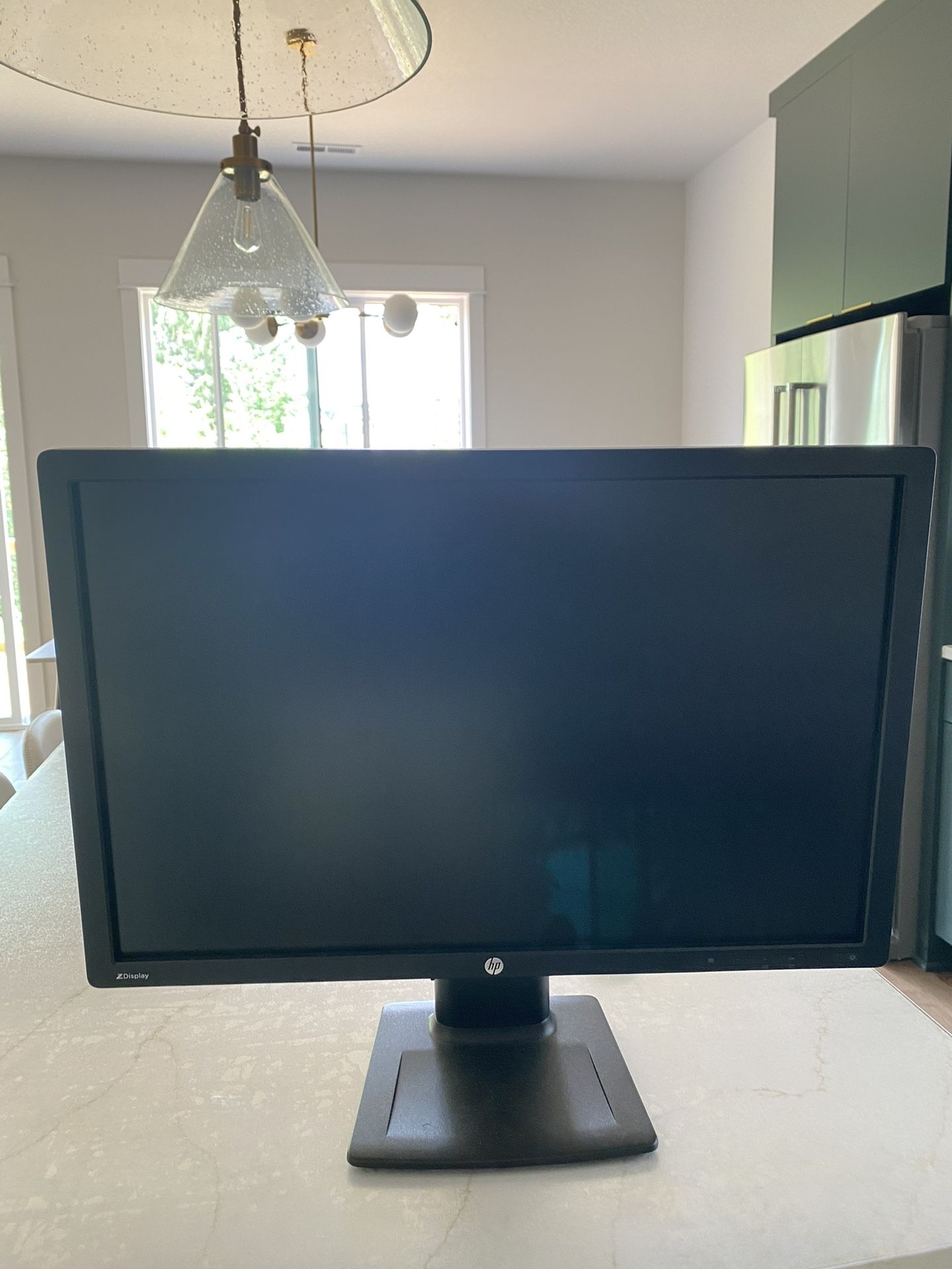 HP Z Display Z24i Monitor