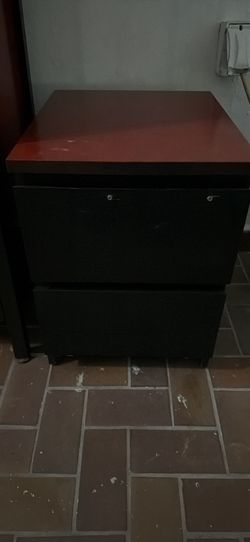 Small furniture dresser