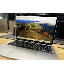 HUGE APPLE SALE!!! 13" MACBOOK AIR RETINA 3.2 M1 8GB RAM 128GB SSD 2020