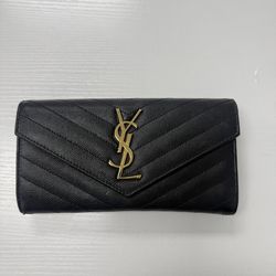 YSL CASSANDRE MATELASSÉ LARGE FLAP WALLET IN GRAIN DE POUDRE LEATHER