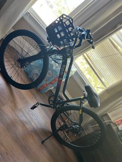Electric Bike with Charger/Bike Lock