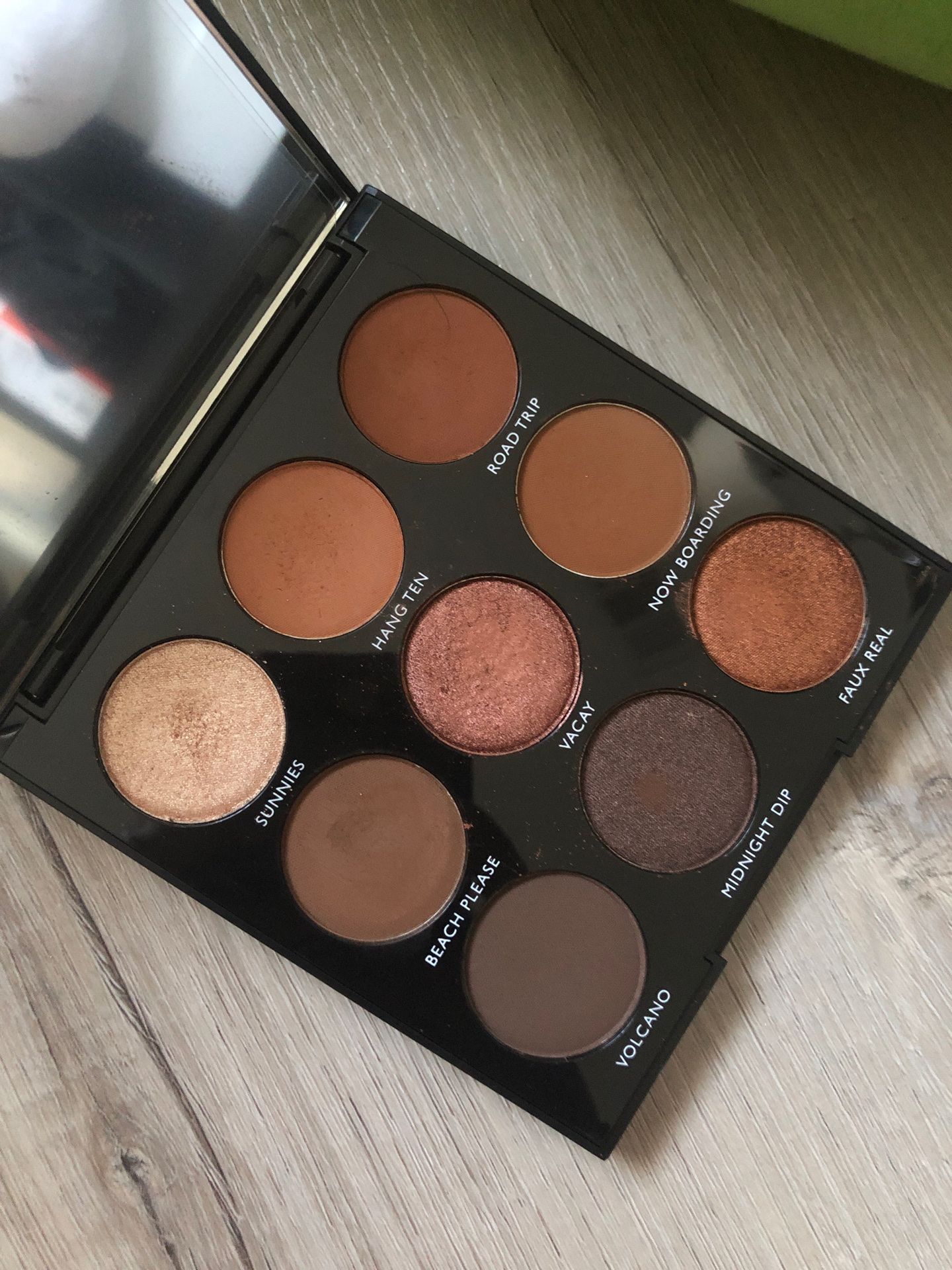 Morphe 9B palette bronzed babe eyeshadow palette