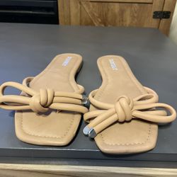 Woman’s Sandals 