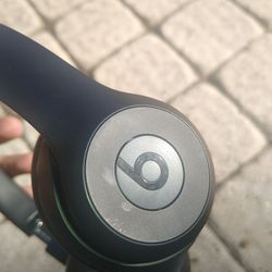 fresh out the box beats studio 3 comes with reciept 