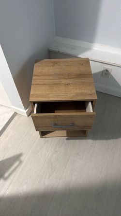 Wood Grain Nightstand with Drawer
