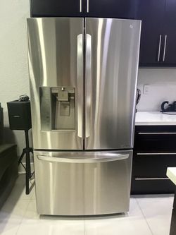 LG 36 in. 32 cu. ft. 3-Door French Door Refrigerator w/ Ice and Water Dispenser and Craft Ice in PrintProof Stainless Steel