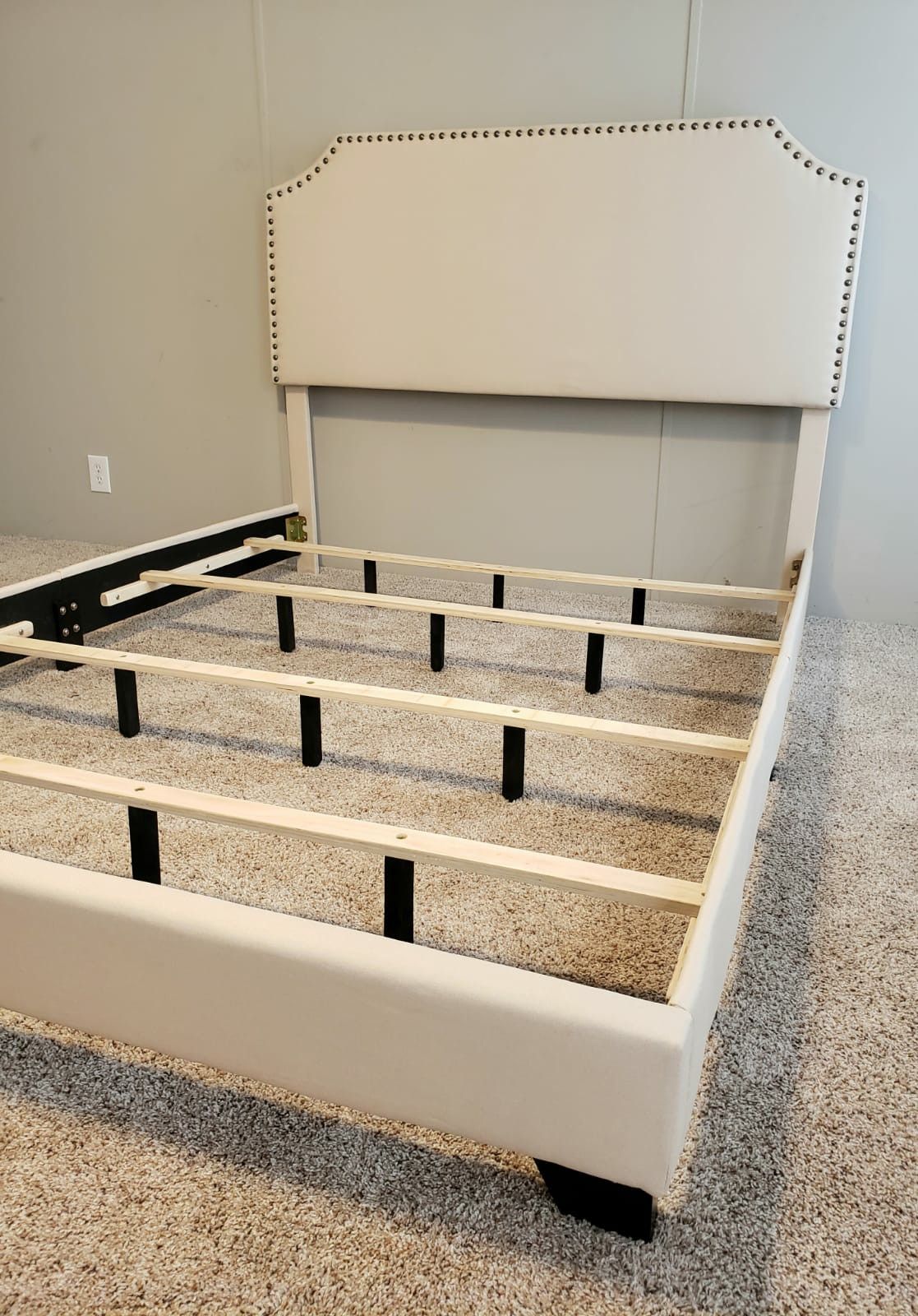 NEW IN BOX QUEEN UPHOLSTERED BED FRAME, AVAILABLE AT GRAY OR CREAM COLOR 😊 MATTRESS AND BOX SPRING SOLD SEPARATELY