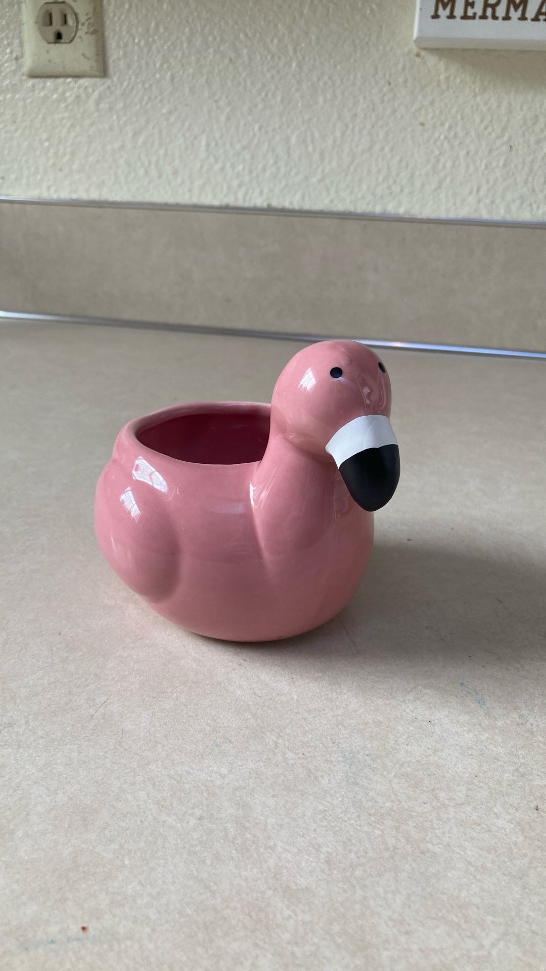 Flamingo planter
