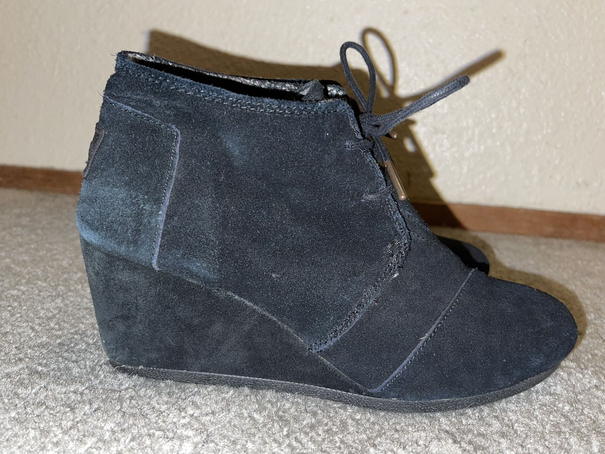 Women’s Toms Wedge Boots Size 8.5