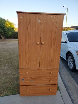 Closet dresser