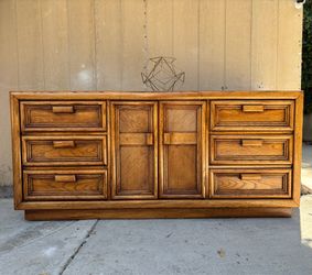 Gorgeous mid century dresser,console or credenza