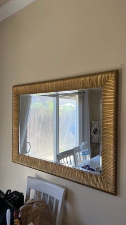 Gold mirror