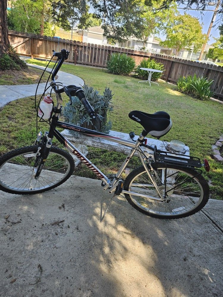 Bike Specialized Hard Rock Extra Condition Like New Only Used A Few Times Extra Large Frame 6 Ft Plus Can Ride