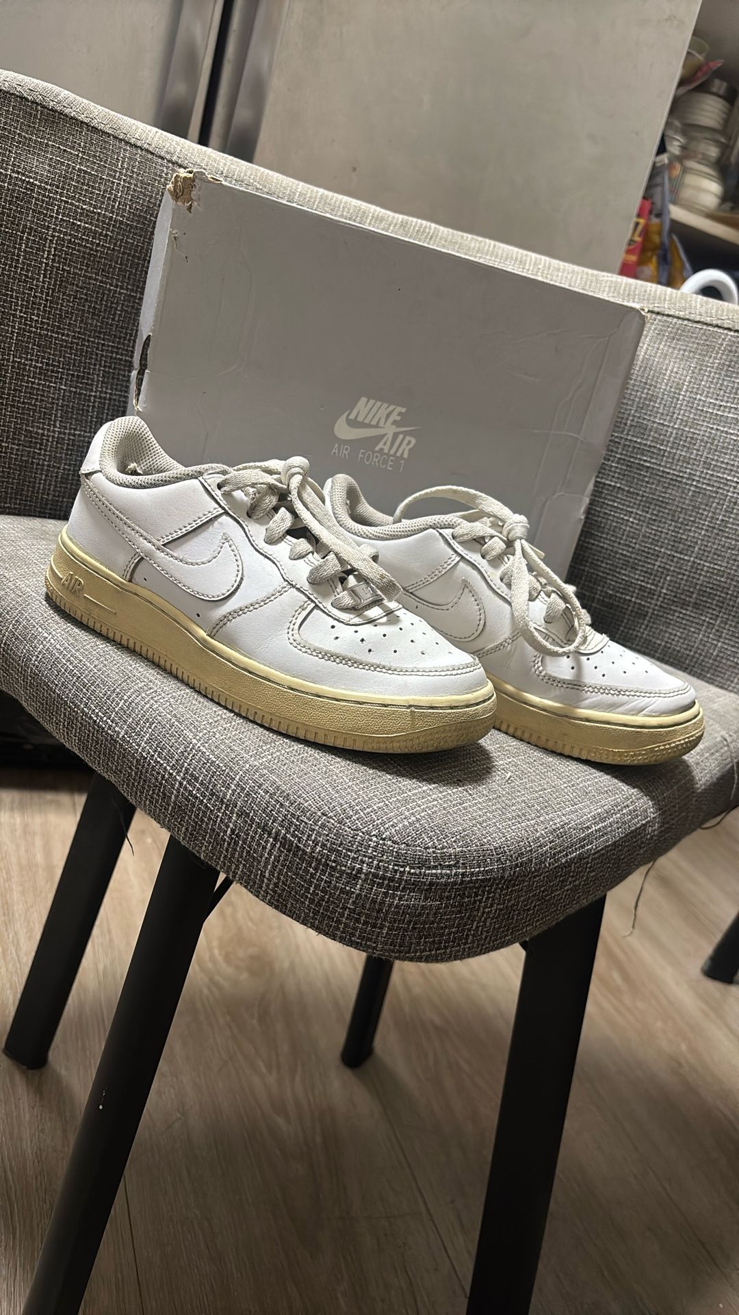 Air Force 1 LE (GS) Size 4Y , 23 Cm