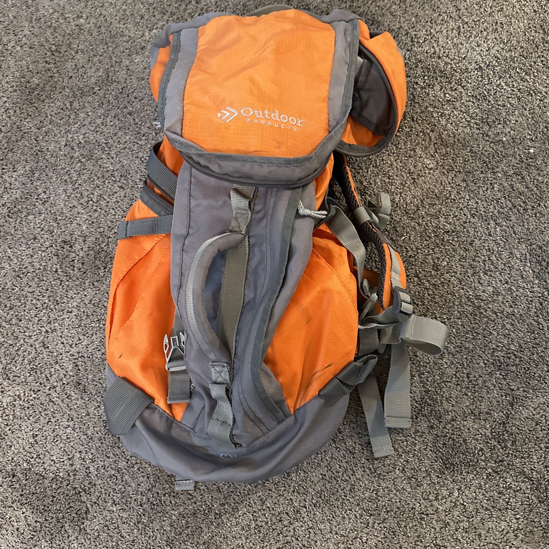 Hiking Backpack. Lots Of Pockets 