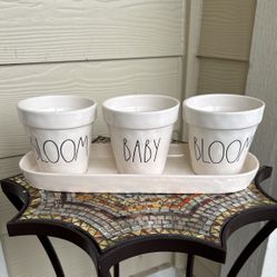 Rae Dunn “Bloom Baby Bloom” Planter Set