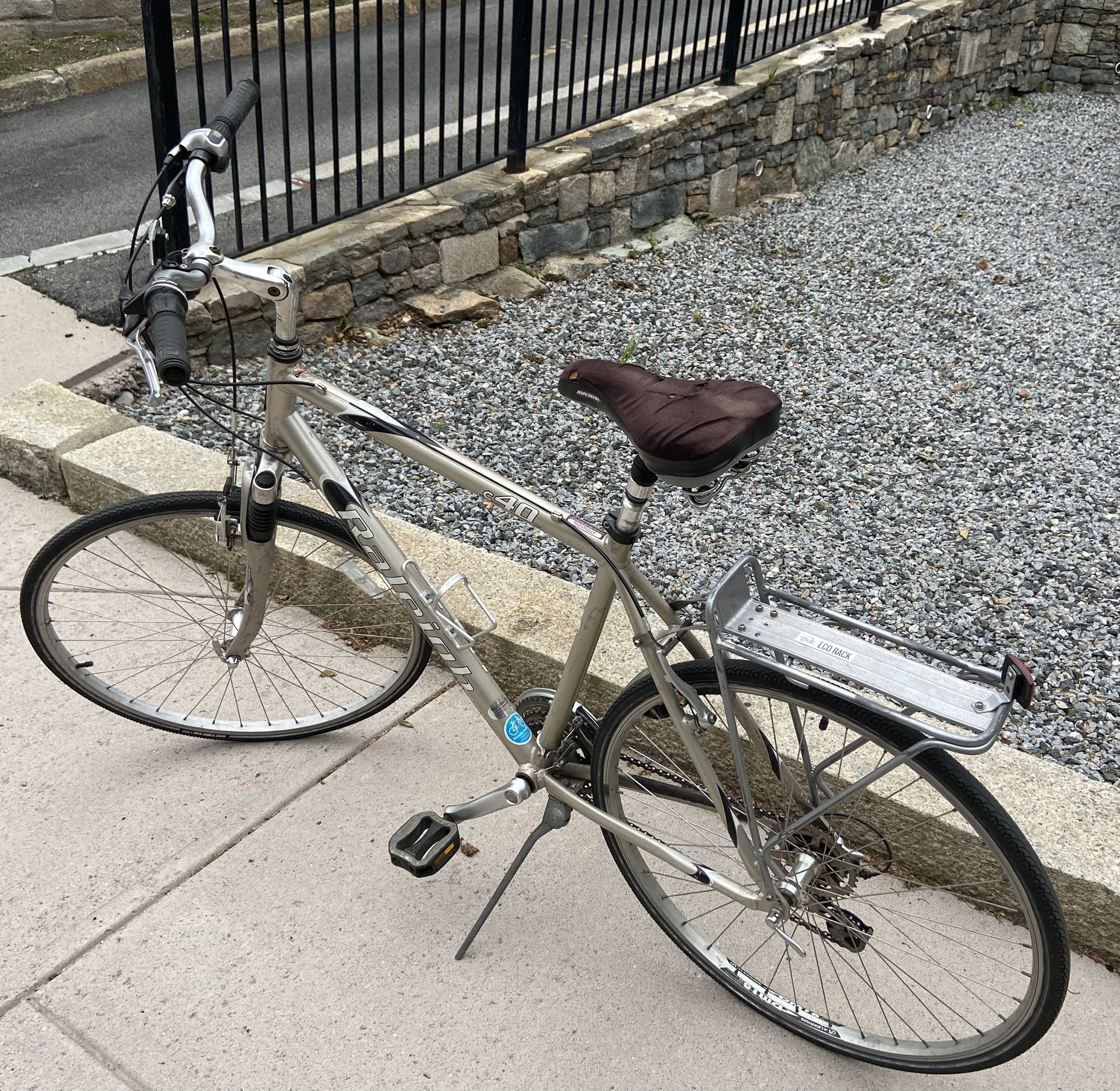2008 Raleigh C40 Comfort Hybrid Bike Suspension Triple - XL 23” Frame