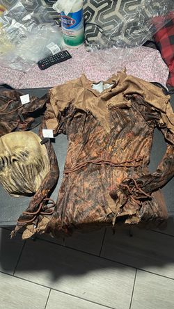 Scary scare crow costume