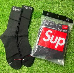 Black Supreme Socks