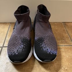 Nike Women’s Rise React Flyknit, Size 10