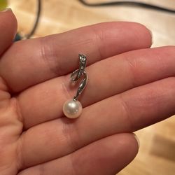 Pearl Pendant With Accent Diamonds