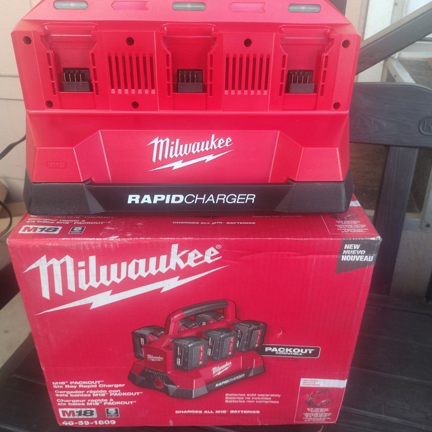 Milwaukee M18 18 V Lithium Ion PACK OUT 6 Port Rapid Charger