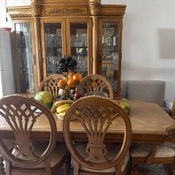Solid Wood Dining Table Set with China Cabinet – Beautiful Condition