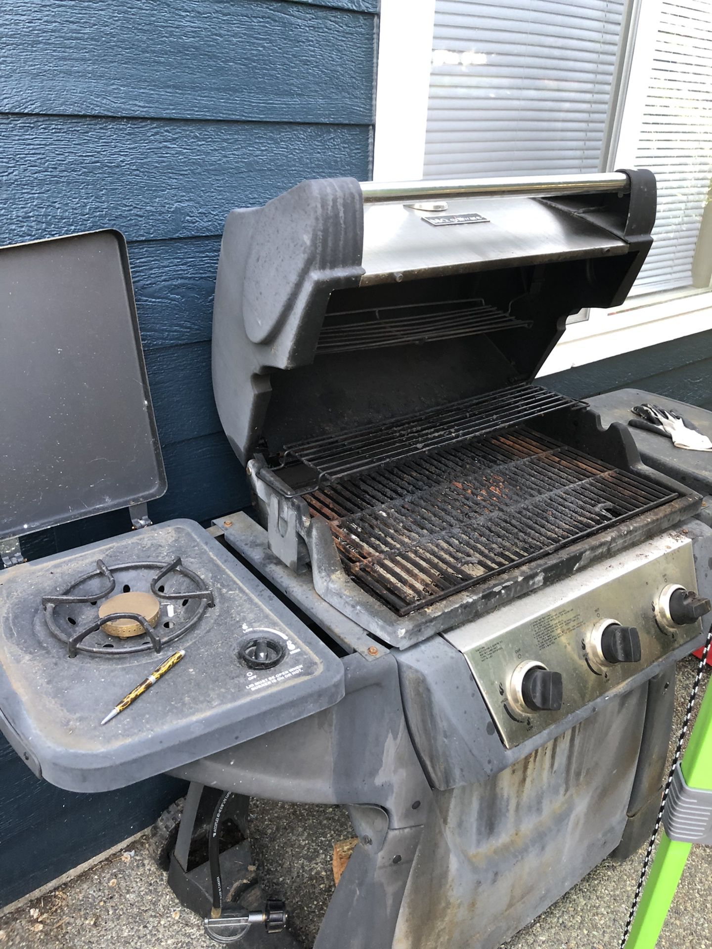 BBQ Grill free pickup only