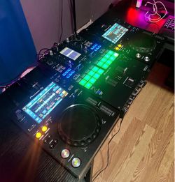 Pioneer XDJ - 700 ( Pair)