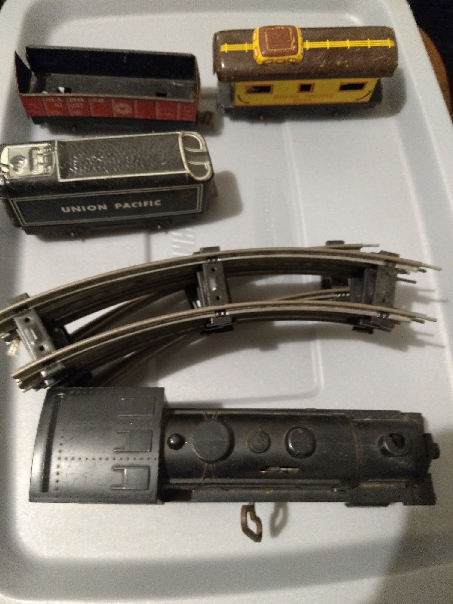 Vintage Marx windup tin train set