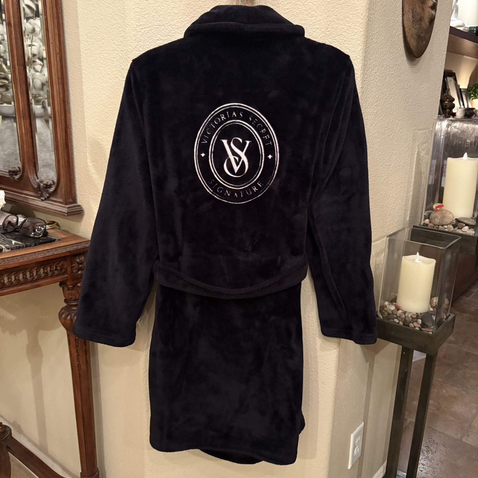 Victoria's Secret Signature Black Pink Embroidery Soft Plush Robe Size XS/S