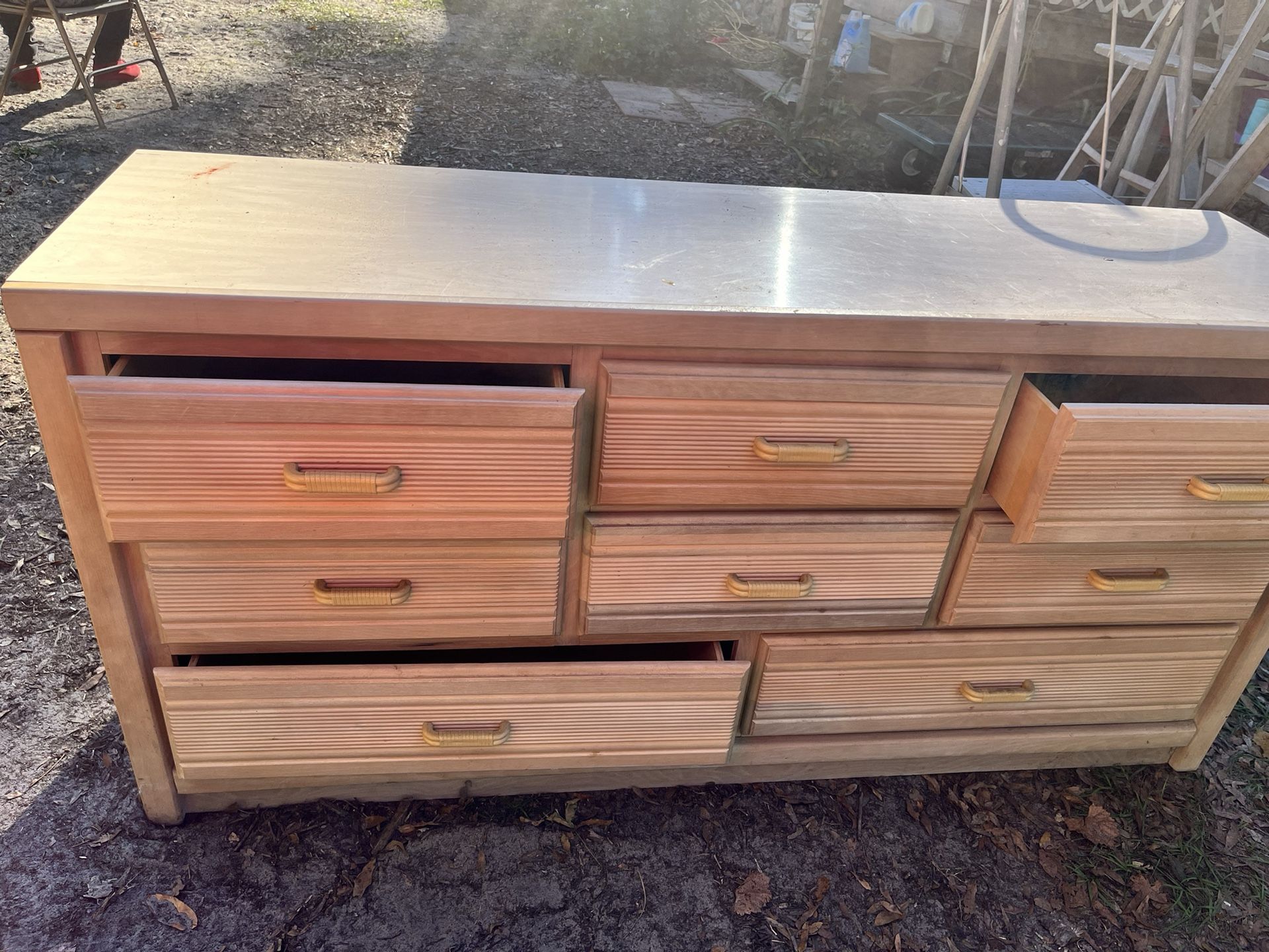 Dresser