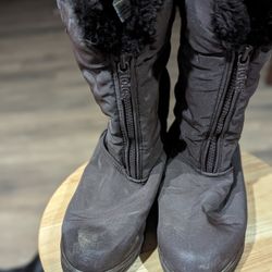 Women's Snow Boots Size 8W