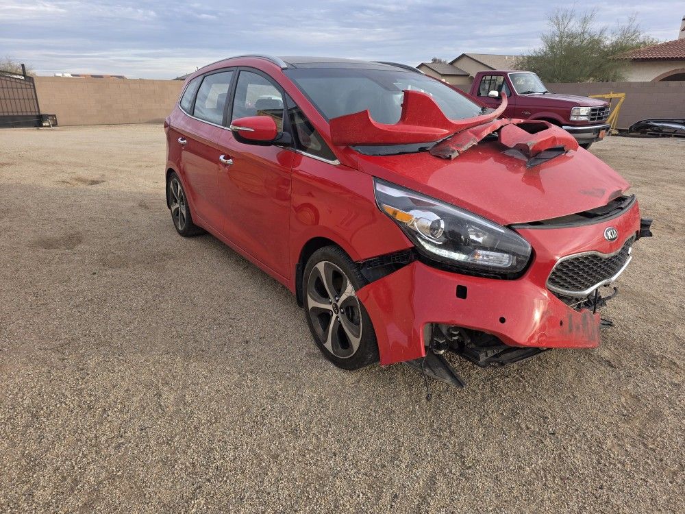 2015 Kia Rondo 2.0L for Sale in Arizona City, AZ - OfferUp