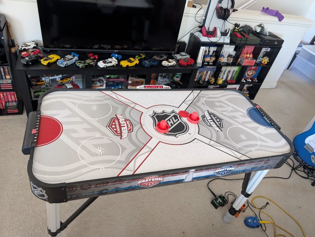 Air Hockey Table