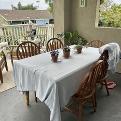 Outdoor Table And Chairs 