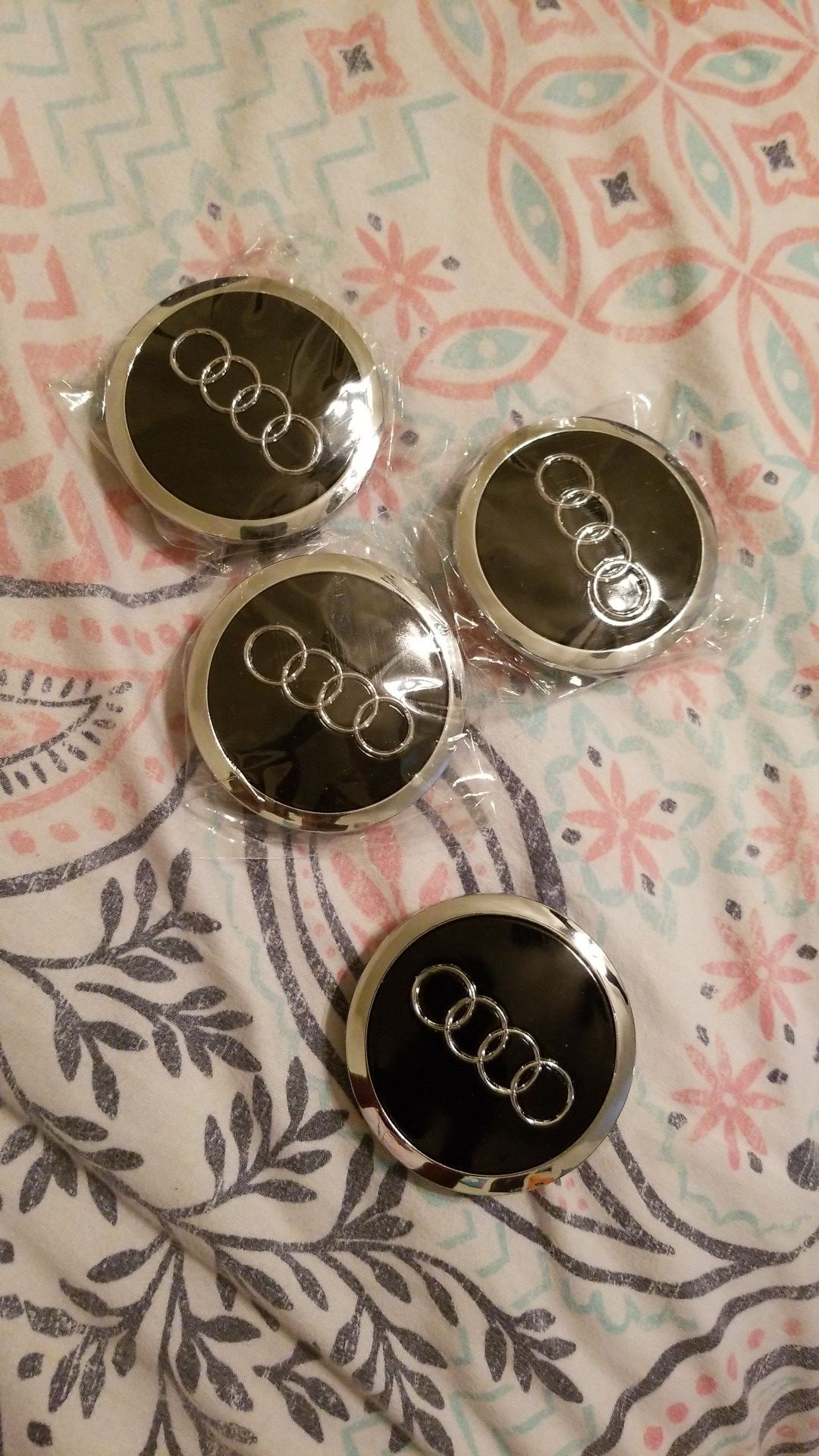 Audi wheel caps